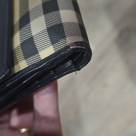 EUC Burberry Wallet - Picture 13 of 14